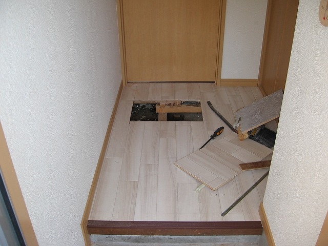 福島市のアパート マンションで漏水があり排水管を補修しました アド ホック デザインは福島市を中心に住まいのリフォーム 増築 改築 塗装等を行う地元密着企業です