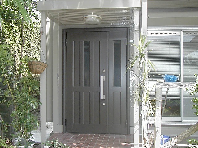 福島市 伊達市で玄関リフォーム物件を紹介します アド ホック デザインは福島市を中心に住まいのリフォーム 増築 改築 塗装等を行う地元密着企業です